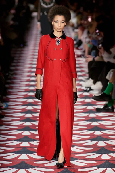 Look 50